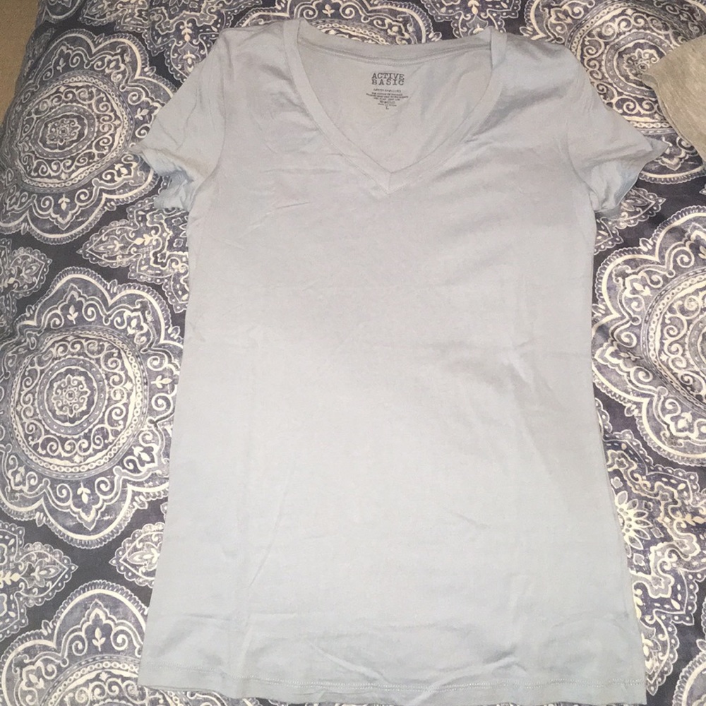 Short sleeve light blue t shirt